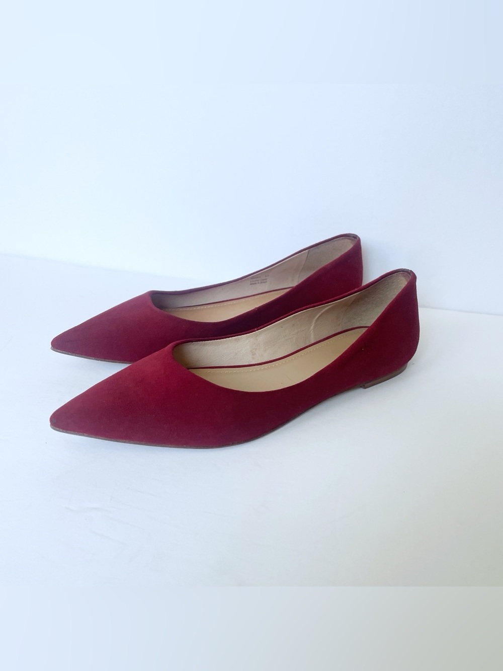 Botkier Burgundy Red Suede Pointed-Toe Flats Size 8.5 Chic Cushioned Comfort
